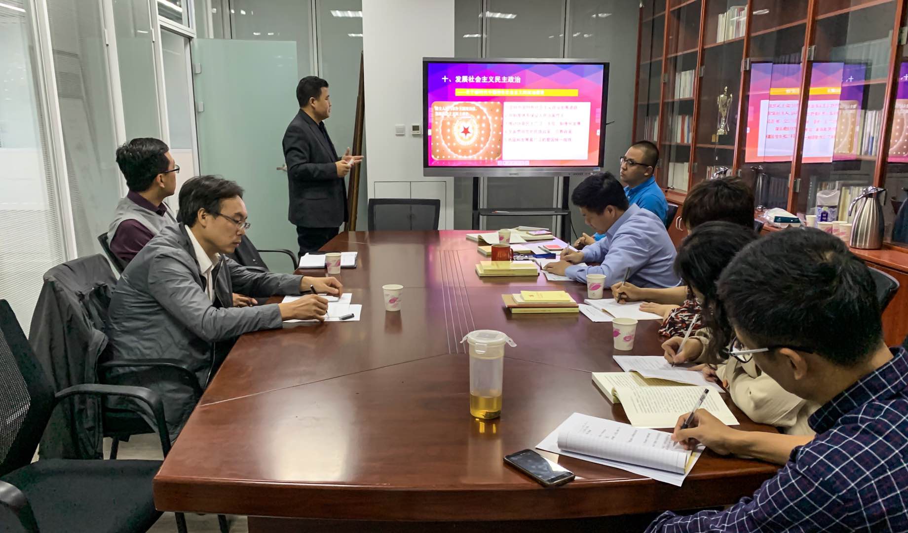 校党委副书记贺立军同志到太阳成集团tyc122ccvip调研.jpg
